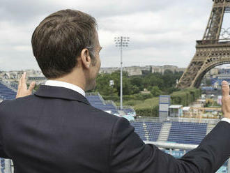 Macron kritizoval šikanu tvorcu ceremoniálu OH: Francúzi boli na otvorenie veľmi hrdí