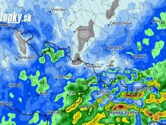 Víkendové počasie ako na hojdačke: POZOR Studený front, silný vietor a dážď vystriedajú letné teploty a búrky!