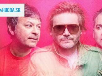 Manic Street Preachers predstavujú novinku Decline Fall. Radostnú hymnu k ére sebanenávisti