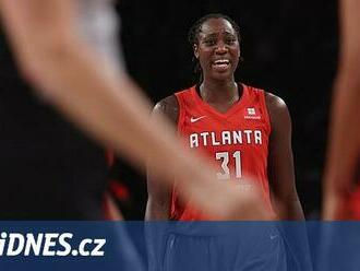 Charlesová je novou rekordmankou WNBA v počtu doskoků a double-double