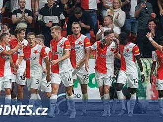 Slavia - Plzeň 3:0, góly lídra v první půli, proti bývalému týmu se trefil i Chorý