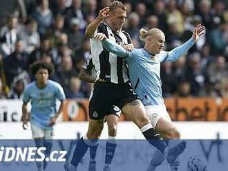 ONLINE: City hraje na Newcastlu, později v akci Arsenal, Chelsea i Liverpool