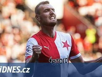 Slavia - Pardubice 2:0, klidná výhra i v deseti, góly zařídili Diouf s Chorým