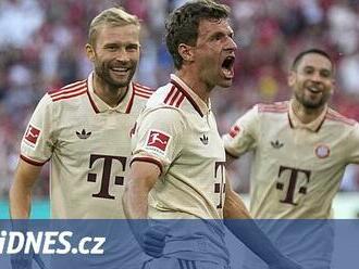 Müller dal gól a už má 710 startů. V čele bundesligy je ale o skóre Heidenheim