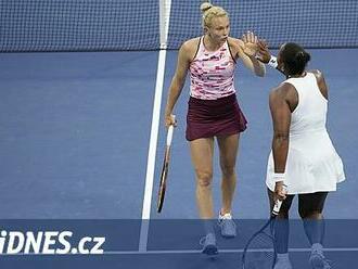 Siniaková postupuje na US Open do semifinále deblu, v singlu slaví Navarrová