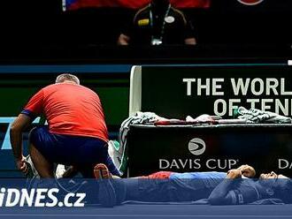 Češi v Davis Cupu prohráli se Španěly i debl. Macháč vzdal, Lehečka se trápil