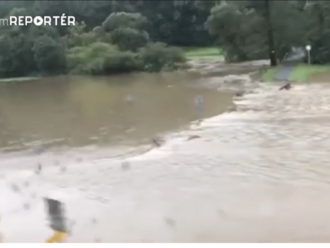 VIDEO: Záplavy už dorazili aj do Česka. Pozrite si prvé zábery, čo sa deje u našich susedov