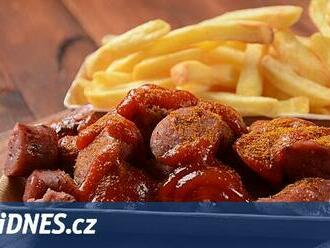 Currywurst über alles. Vyhlášená berlínská klobása slaví pětasedmdesátiny