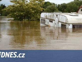 Sbalte si doklady, vyfoťte škodu. Pojišťovny radí, co dělat při povodni