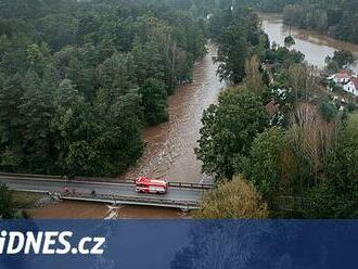 Na Lužnici a Nežárce stále platí nejvyšší povodňový stupeň, hladiny klesají