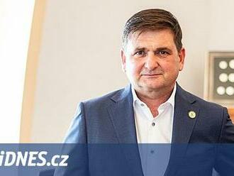 Rozhlasovou agitaci za Červíčka prověří úřad dohlížející na hospodaření stran