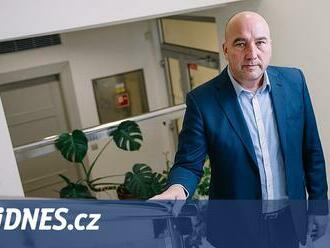 V čele Všeobecné zdravotní pojišťovny zůstává ředitel Zdeněk Kabátek