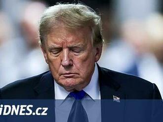 Trest za platby pornoherečce se Trump dozví až po volbách, soud mu vyhověl