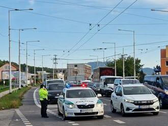 Doprava do Banskej Bystrice je paralyzovaná, vodiči sa zdržia hodinu