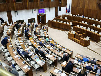 Parlament neprijal uznesenie k výroku Kotlára o pandémii COVID-19