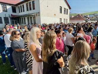 Do školy chodia na dve zmeny v Lomničke ešte aj škôlkari