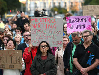 FOTO: V Slovenských mestách sa protestovalo proti krokom ministerstva kultúry