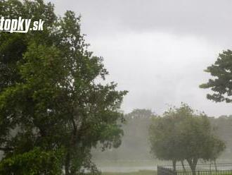 Na Slovensku udrel silný vietor: Meteorológovia vydali viacero výstrah! Najhoršie je to v tomto kraji