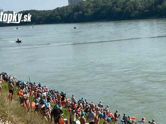 V Bratislave sa konal Trans Danube Swim: Náročné plávanie cez Dunaj zvládnu len tí najlepší, pomáha aj adrenalín!